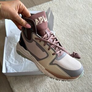 BNWT APL Women's TechLoom Defender SIZE  7.5 waterproof for hiking or streetwear